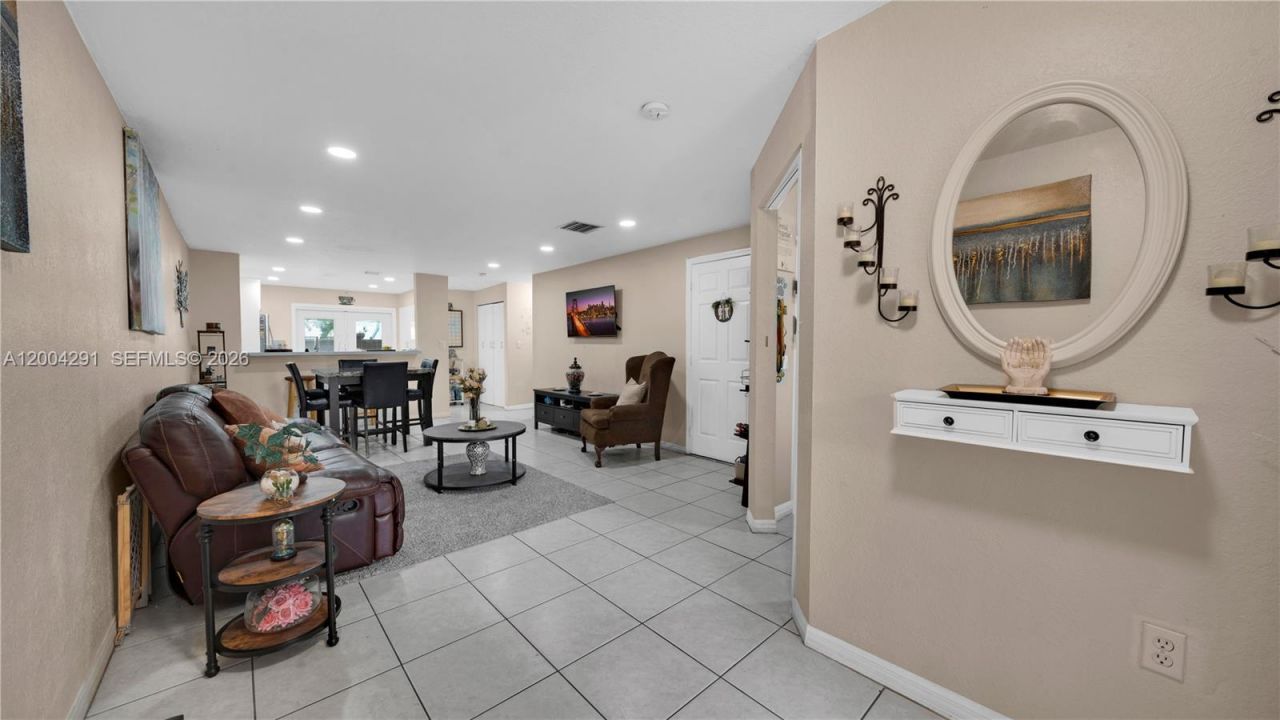 120 E 5th St , Unit 2, Hialeah, FL 33010 Photo