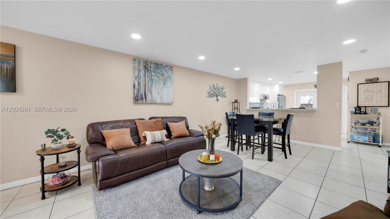 120 E 5th St , Unit 2, Hialeah, FL 33010 Photo