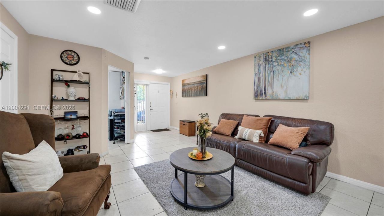 120 E 5th St , Unit 2, Hialeah, FL 33010 Photo