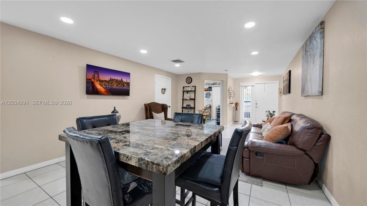 120 E 5th St , Unit 2, Hialeah, FL 33010 Photo