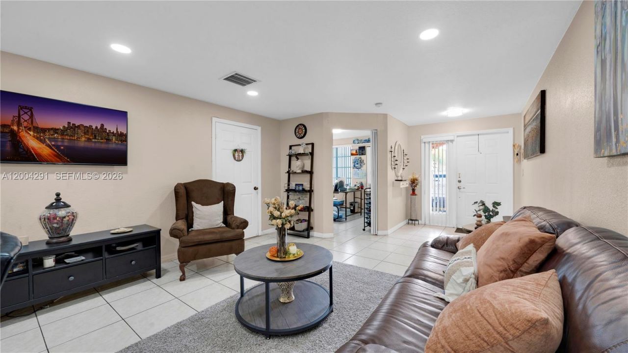 120 E 5th St , Unit 2, Hialeah, FL 33010 Photo