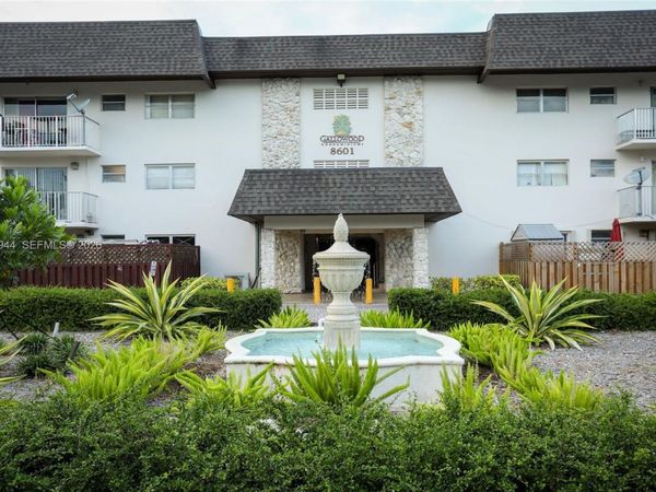 8601 SW 94th St , Unit 121W, Miami, FL 33156