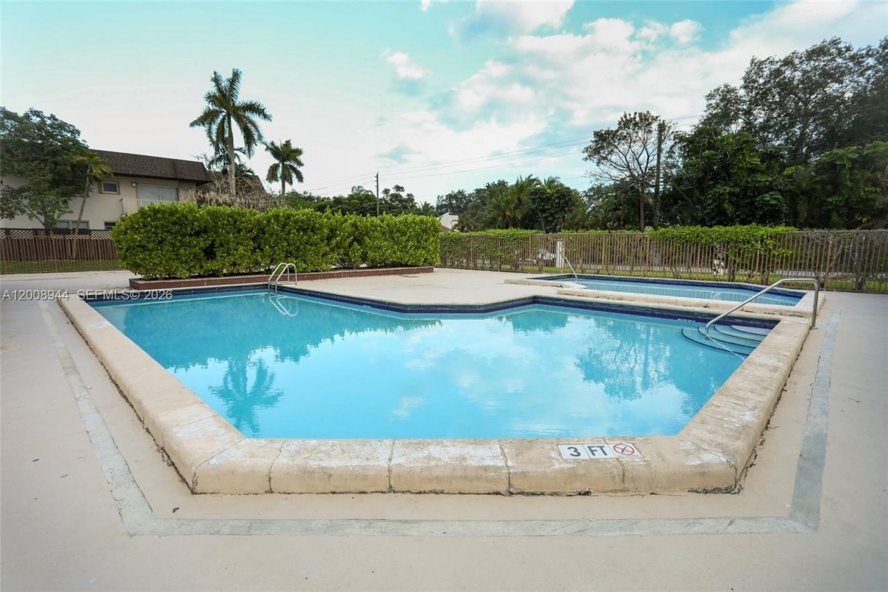 8601 SW 94th St , Unit 121W, Miami, FL 33156 Photo