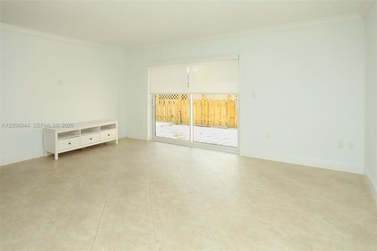 8601 SW 94th St , Unit 121W, Miami, FL 33156 Photo
