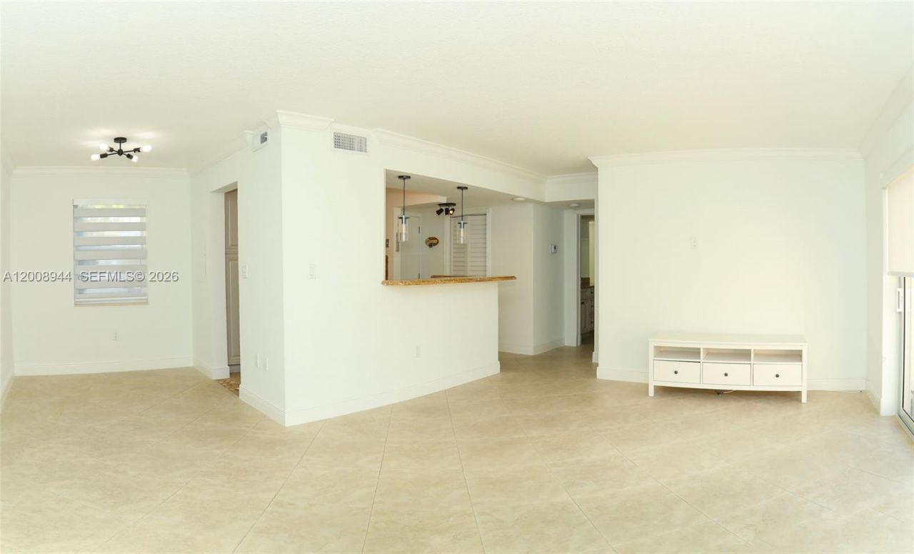 8601 SW 94th St , Unit 121W, Miami, FL 33156 Photo