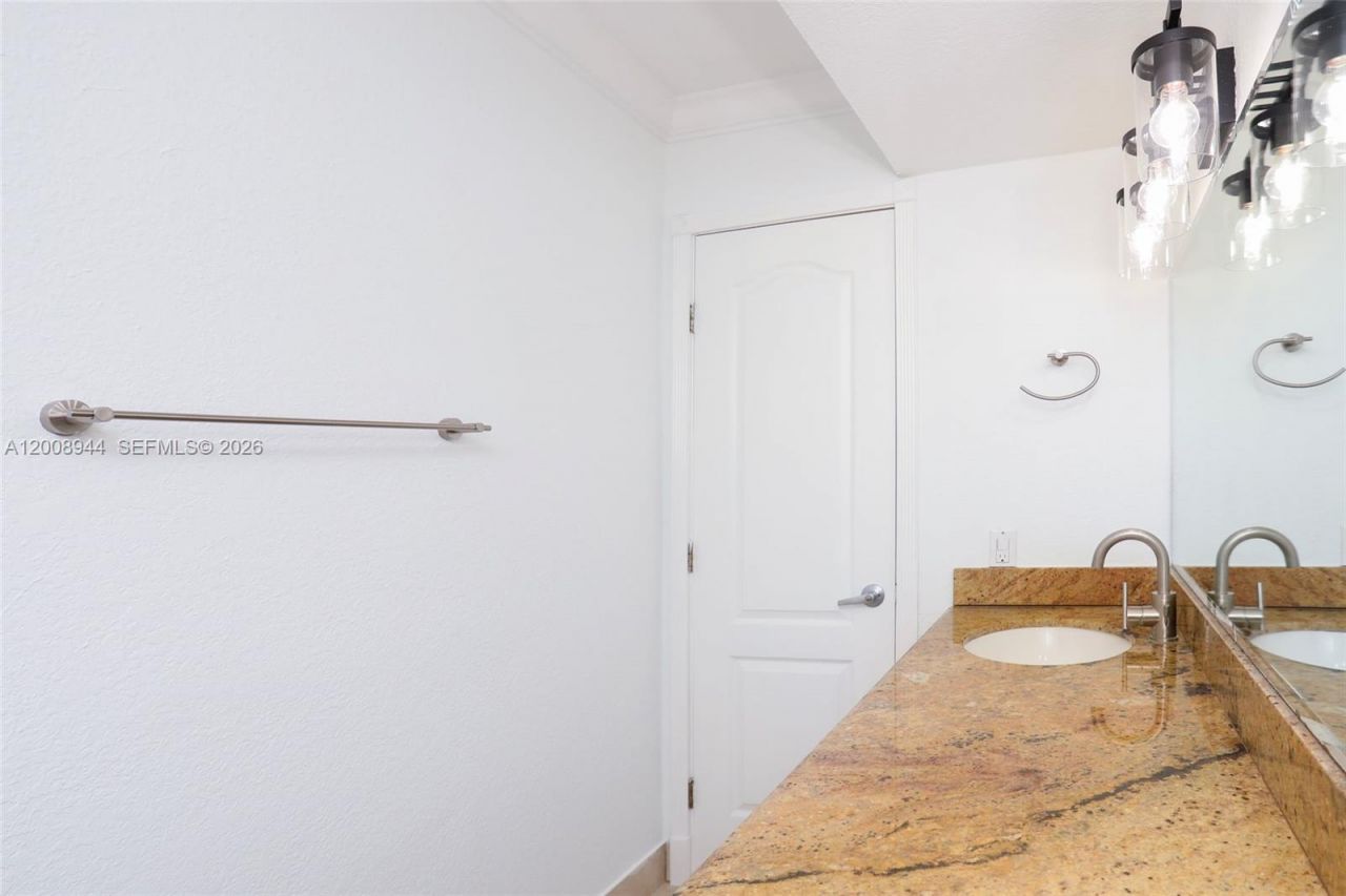 8601 SW 94th St , Unit 121W, Miami, FL 33156 Photo