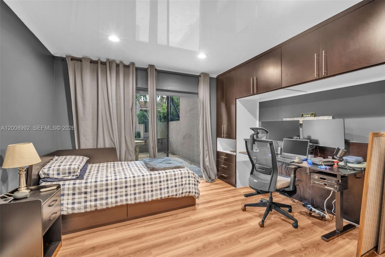 107 Heatherbrook Way , Unit 145, Hollywood, FL 33021 Photo