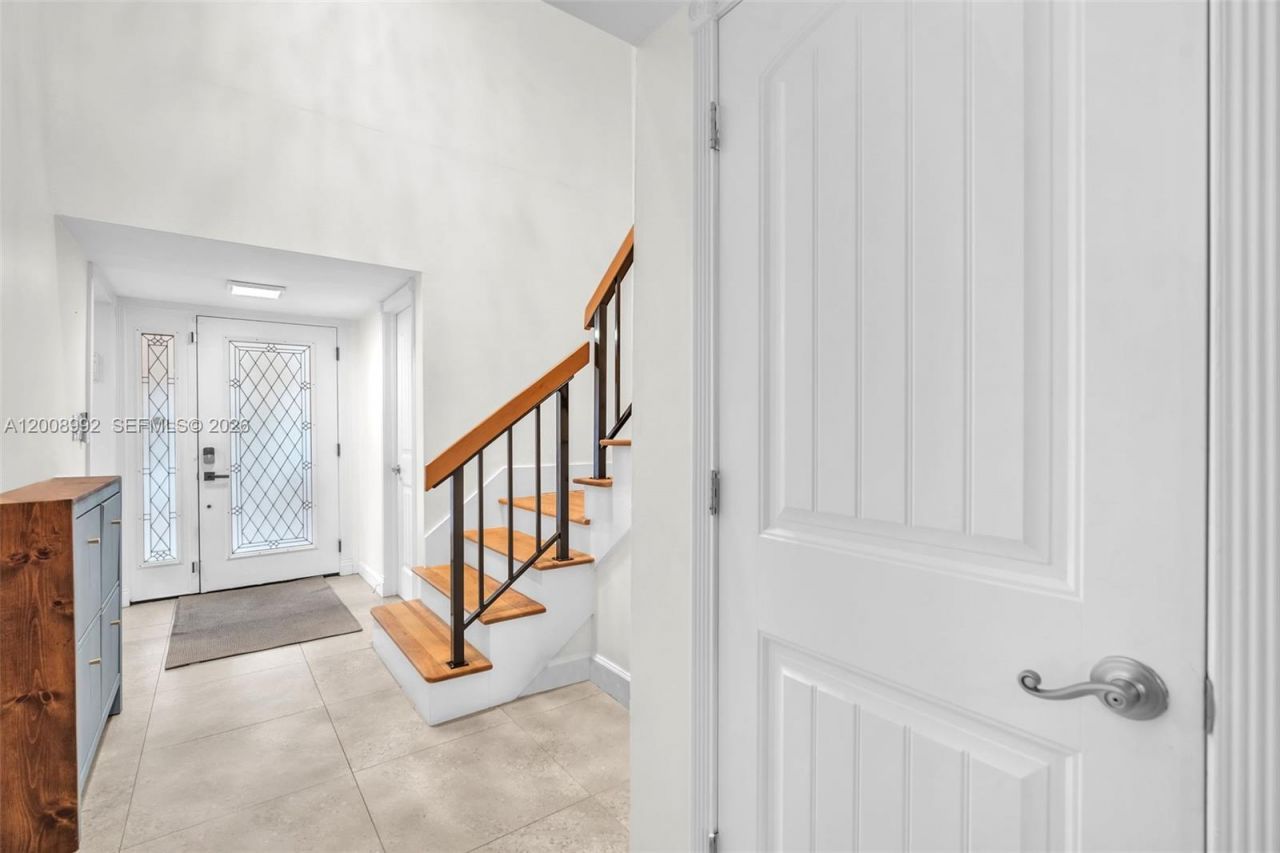 107 Heatherbrook Way , Unit 145, Hollywood, FL 33021 Photo