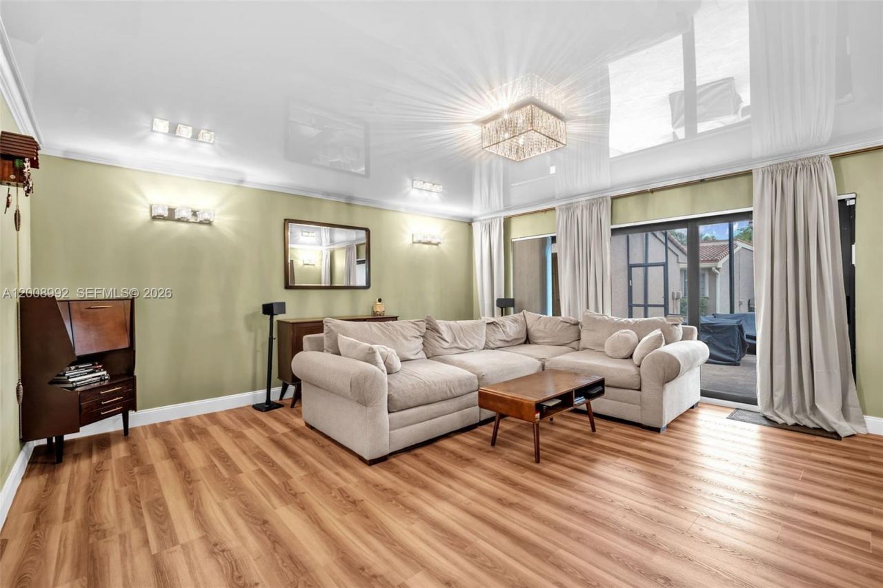 107 Heatherbrook Way , Unit 145, Hollywood, FL 33021 Photo