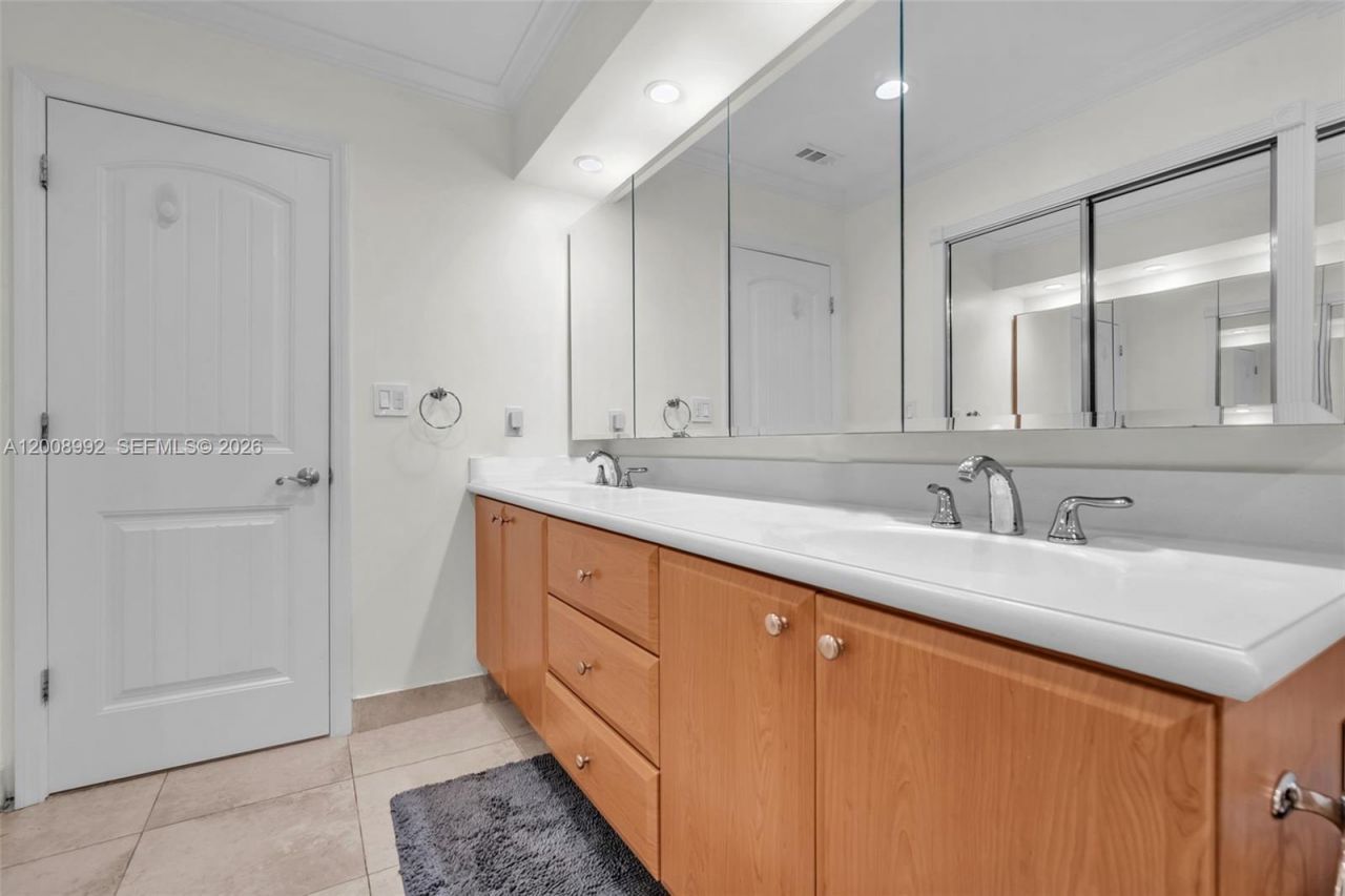 107 Heatherbrook Way , Unit 145, Hollywood, FL 33021 Photo