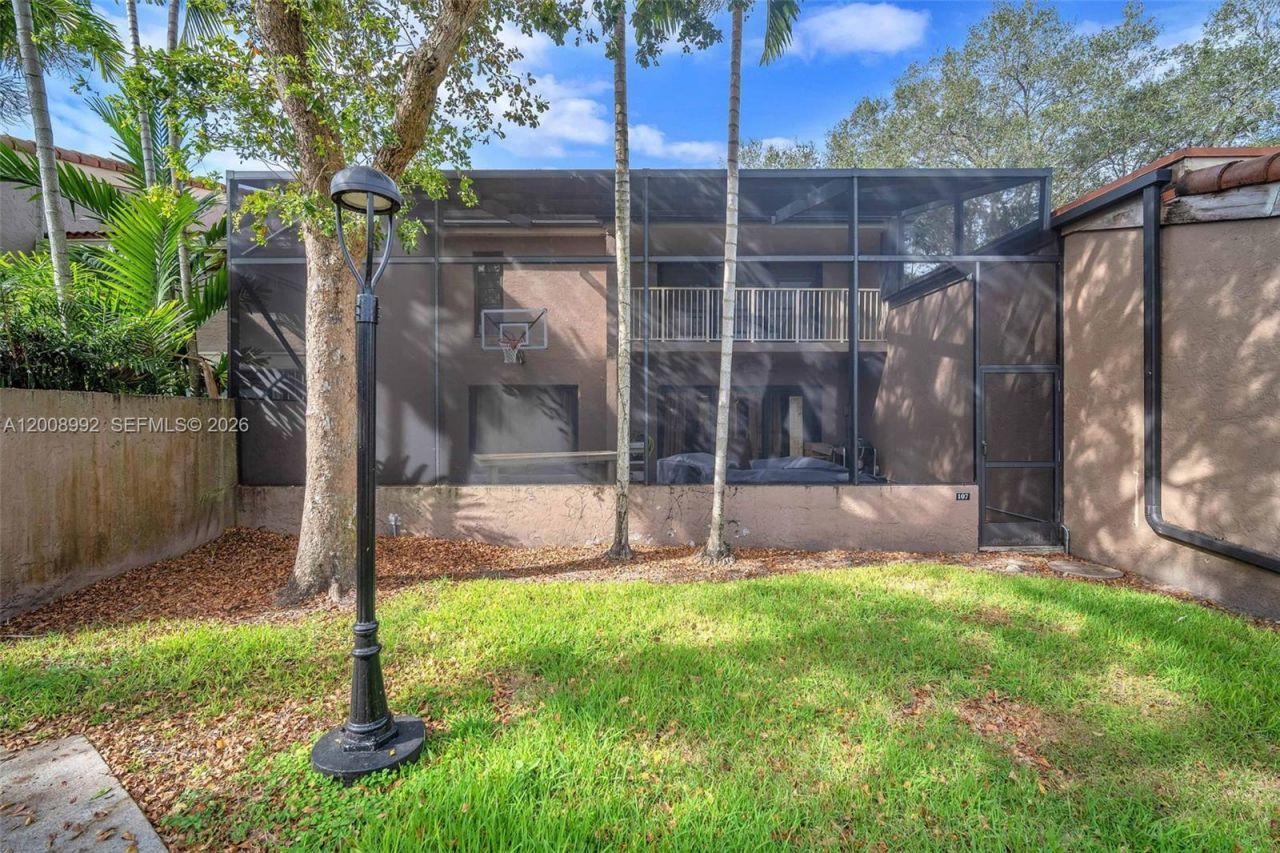 107 Heatherbrook Way , Unit 145, Hollywood, FL 33021 Photo