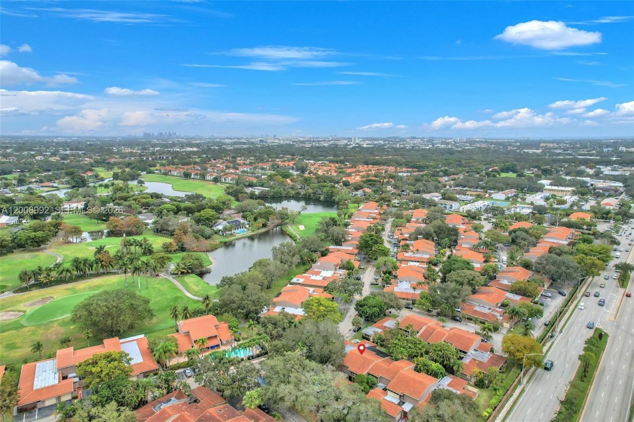 107 Heatherbrook Way , Unit 145, Hollywood, FL 33021 Photo