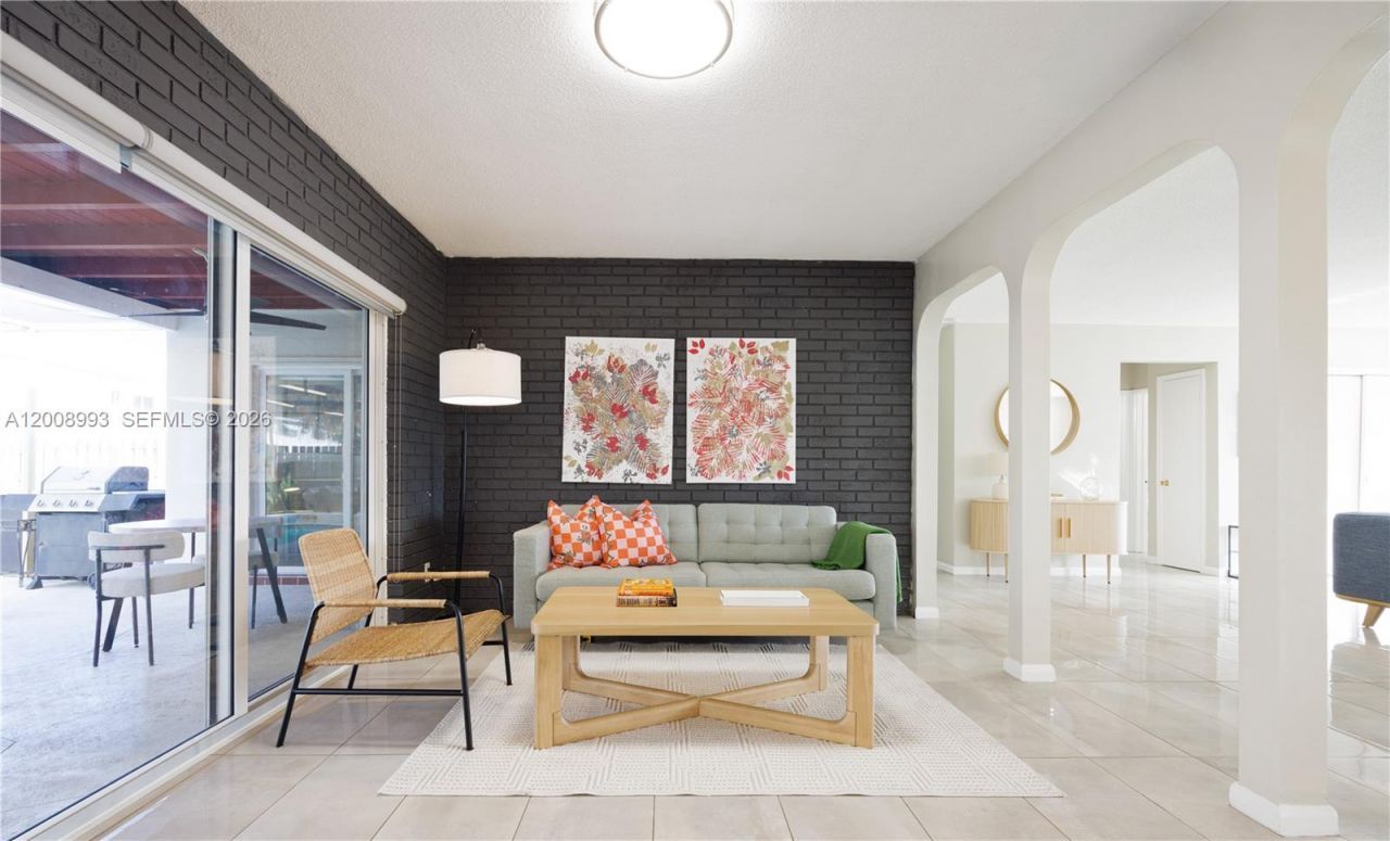 609 S Crescent Dr , Hollywood, FL 33021 Photo