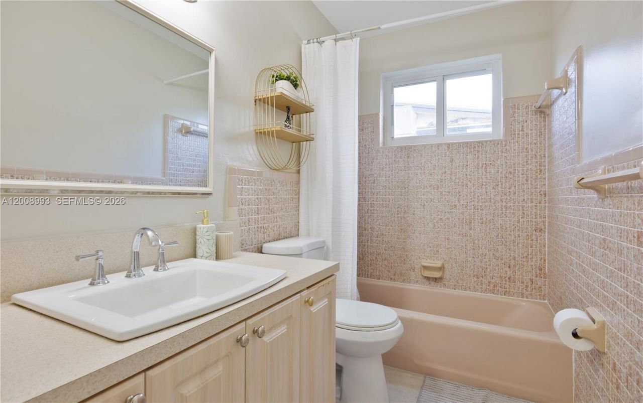 609 S Crescent Dr , Hollywood, FL 33021 Photo