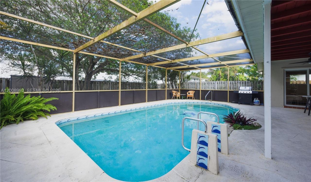 609 S Crescent Dr , Hollywood, FL 33021 Photo