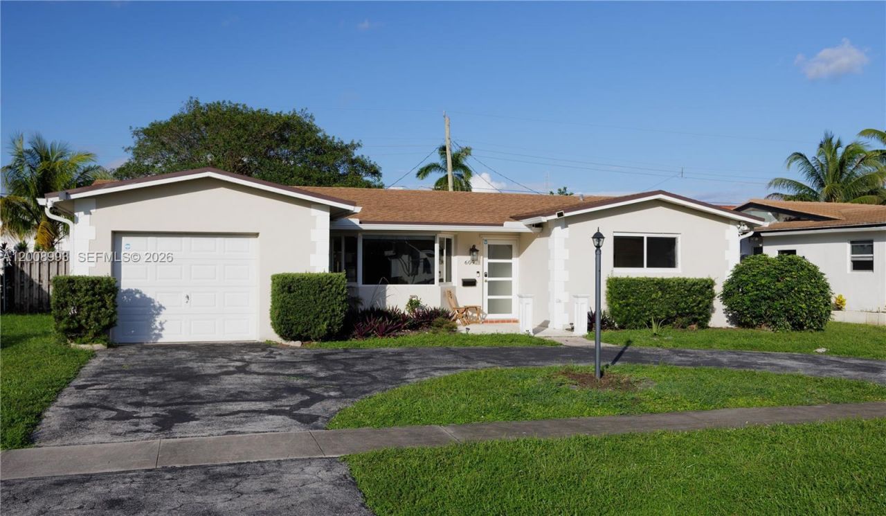 609 S Crescent Dr , Hollywood, FL 33021 Photo