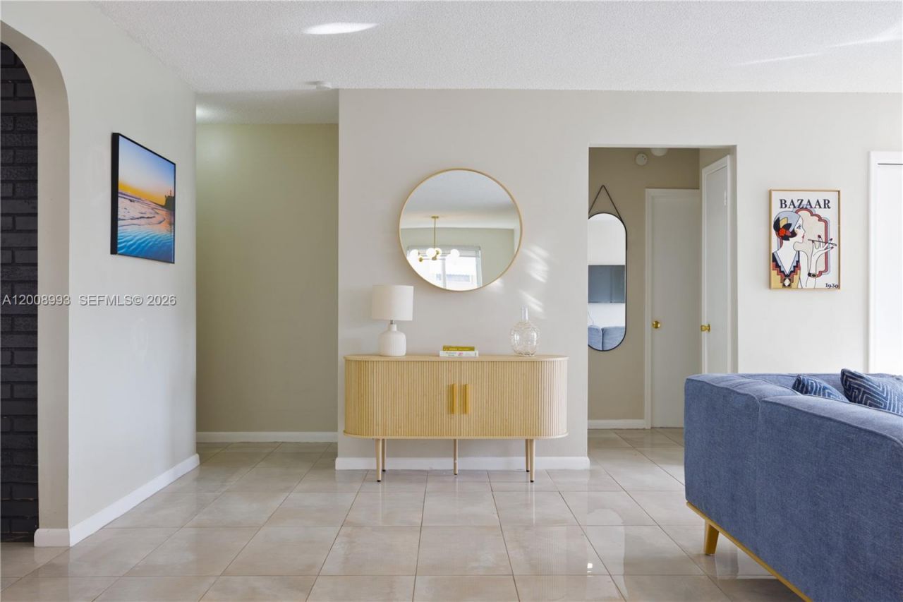 609 S Crescent Dr , Hollywood, FL 33021 Photo