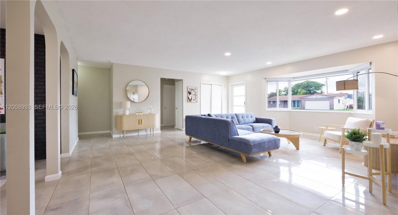 609 S Crescent Dr , Hollywood, FL 33021 Photo