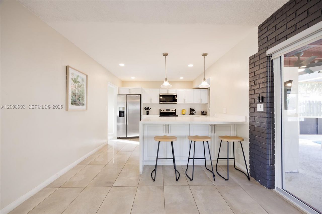 609 S Crescent Dr , Hollywood, FL 33021 Photo