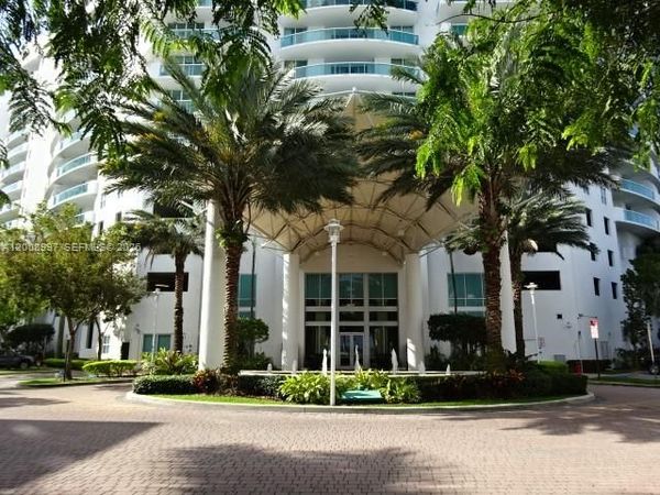 7900 Harbor Island Dr , Unit 817, North Bay Village, FL 33141