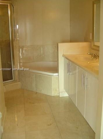 7900 Harbor Island Dr , Unit 817, North Bay Village, FL 33141 Photo