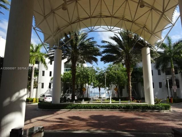 7900 Harbor Island Dr , Unit 817, North Bay Village, FL 33141 Photo