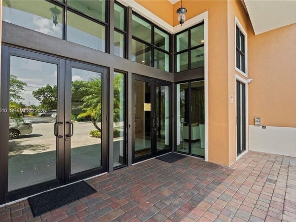 4242 NW 2nd St , Unit 913, Miami, FL 33126