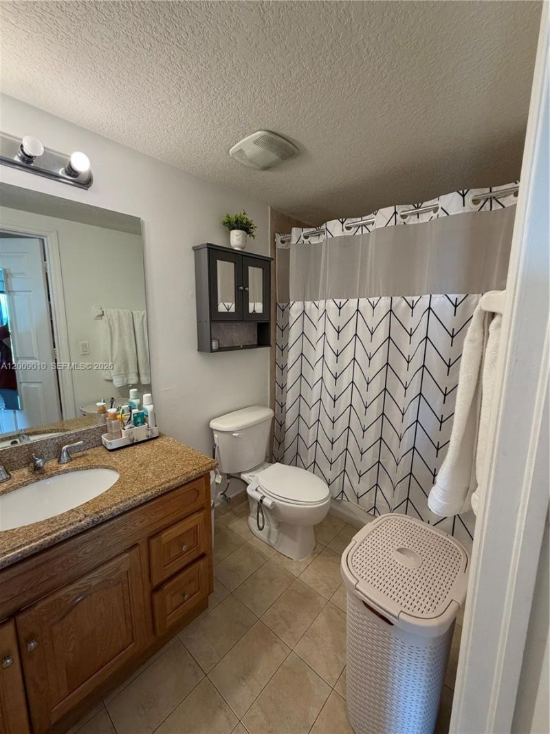 4242 NW 2nd St , Unit 913, Miami, FL 33126 Photo
