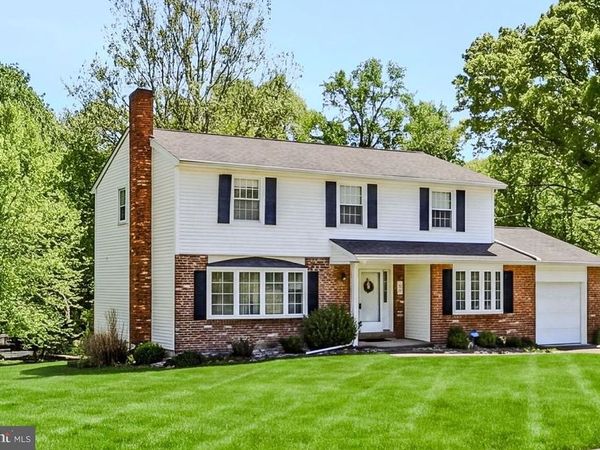 13 CHAPEL HILL DRIVE, NEWARK, DE 19711