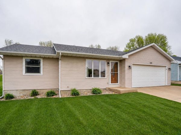 527 Countryside Dr, LeMars, IA 51031