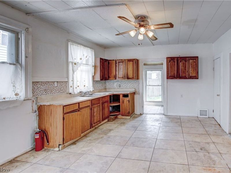 7017 Colgate Ave Front, 7015 Colgate Rear Avenue, Cleveland, OH 44102 Photo 10