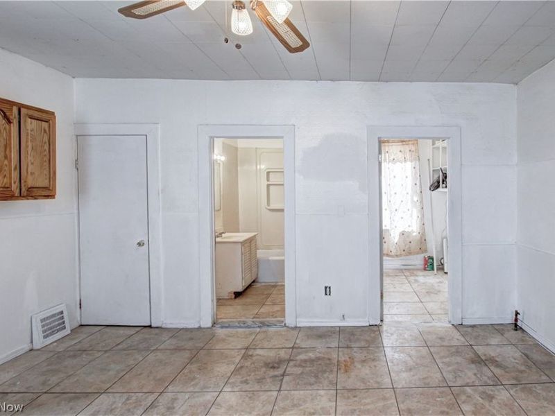 7017 Colgate Ave Front, 7015 Colgate Rear Avenue, Cleveland, OH 44102 Photo 11