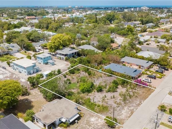 4211 Mariner LN, BONITA SPRINGS, FL 34134