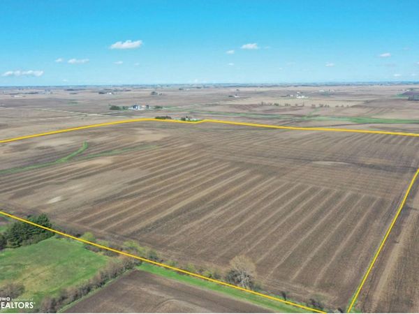 200th Avenue, Manchester, IA 52057