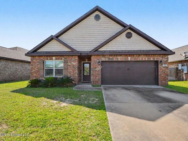109 Clear Springs Circle, Ocean Springs, MS 39564