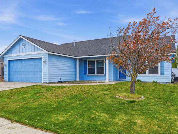 12612 W Pacific Ct, Airway Heights, WA 99001