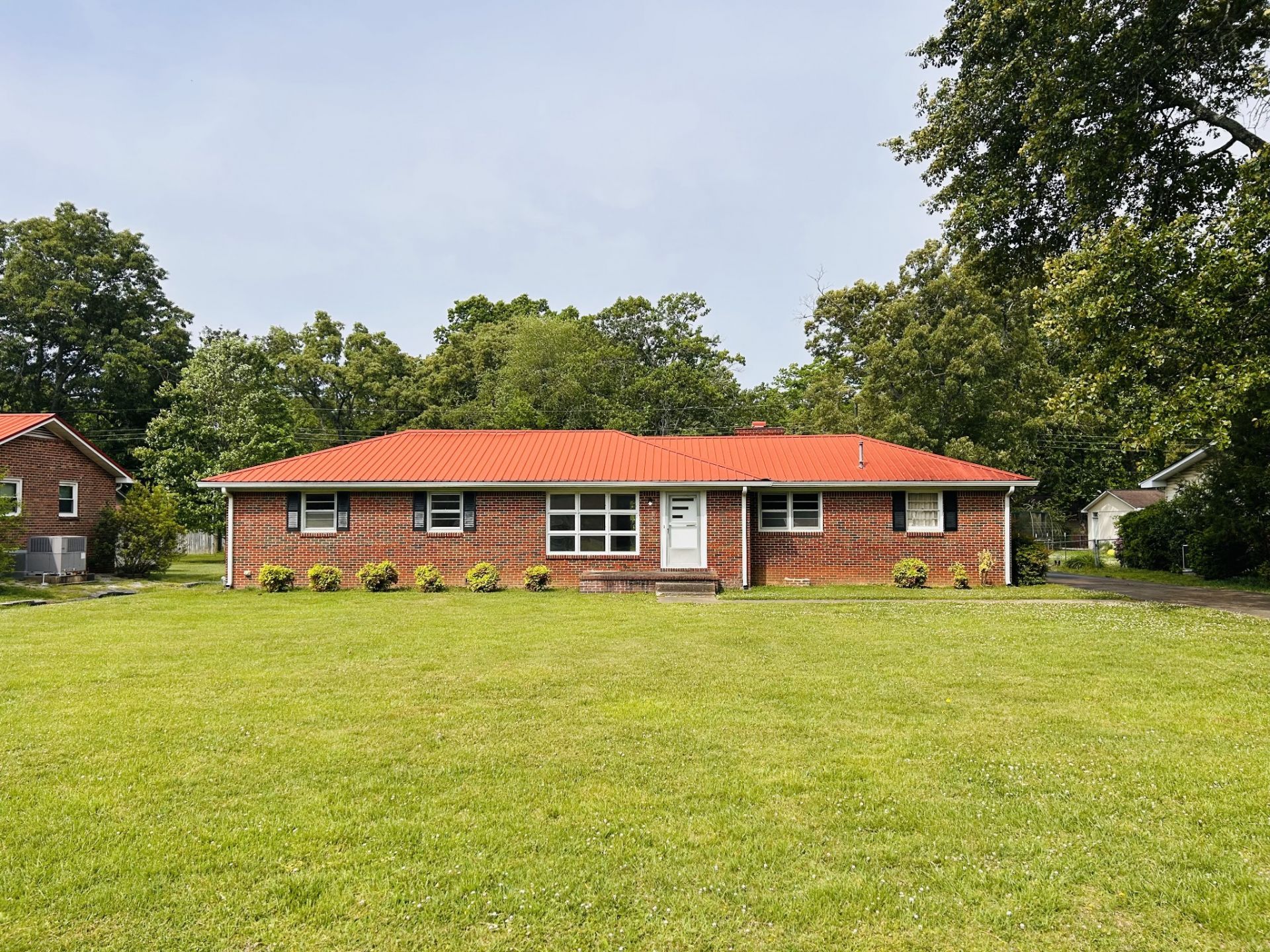 313 Crestwood Dr, Tullahoma, TN 37388 Main Photo