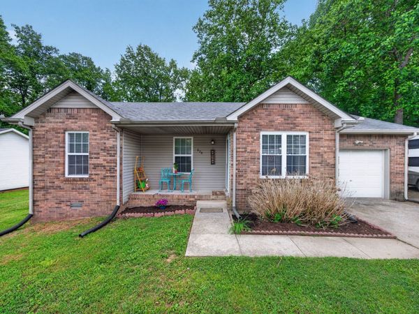 628 Ashley Oaks Dr , Clarksville, TN 37042