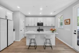 8614 Windsor Hill Boulevard photo 4