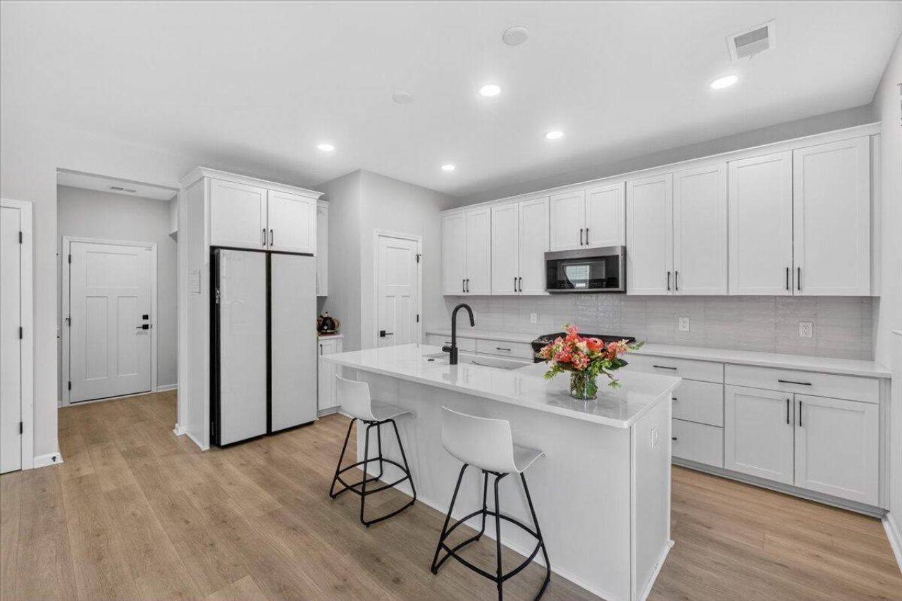 8614 Windsor Hill Boulevard Photo 6