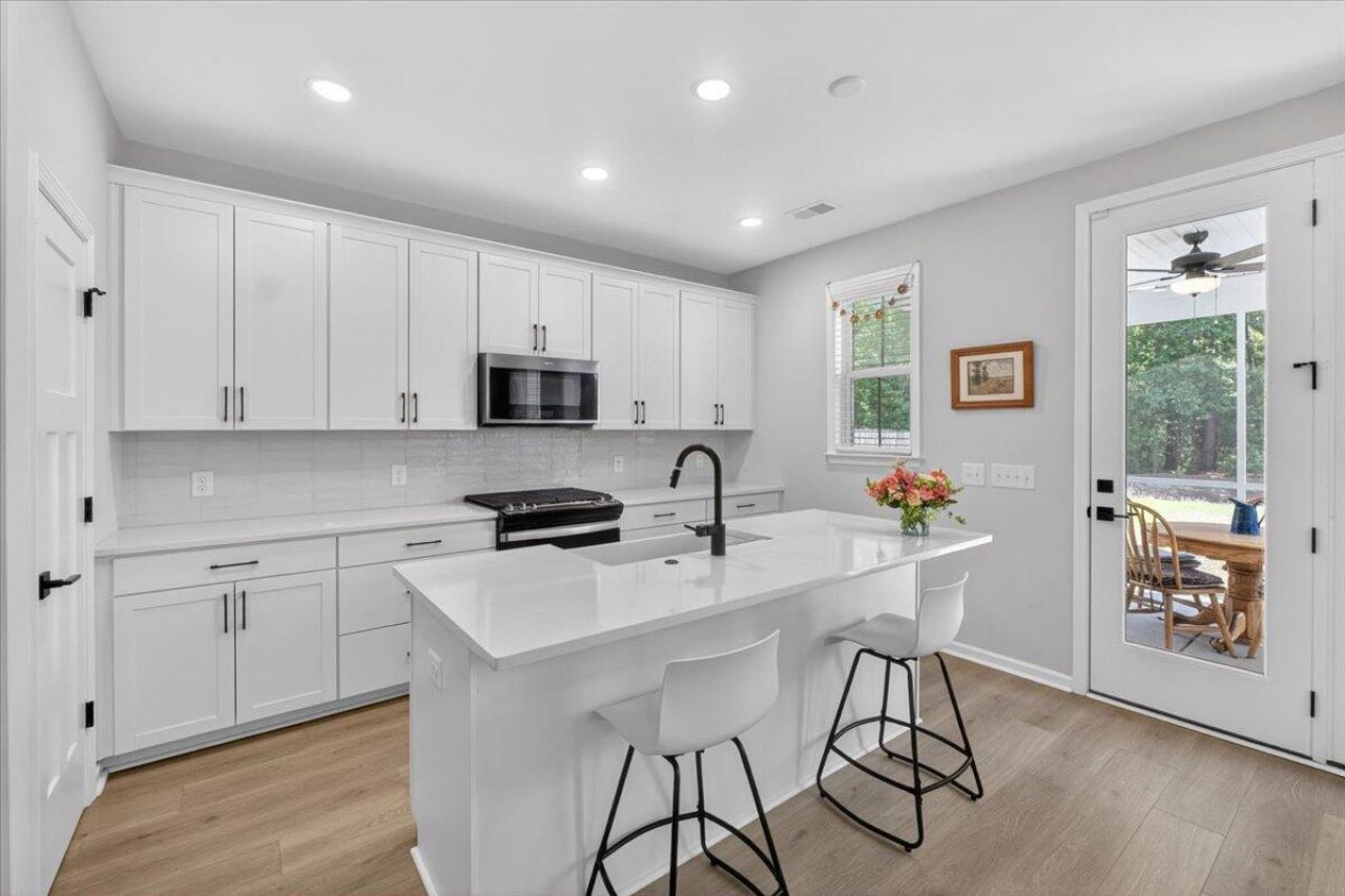 8614 Windsor Hill Boulevard Photo 7