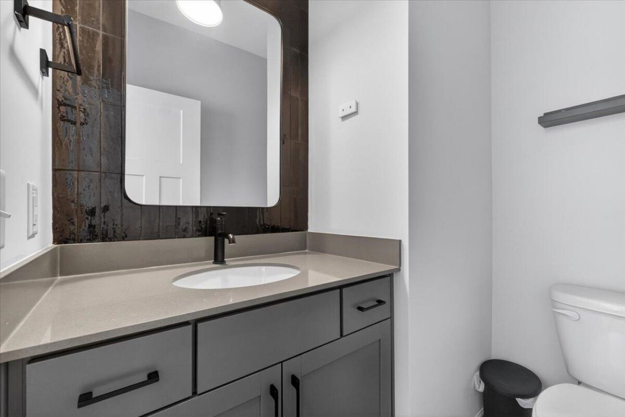 8614 Windsor Hill Boulevard Photo 9