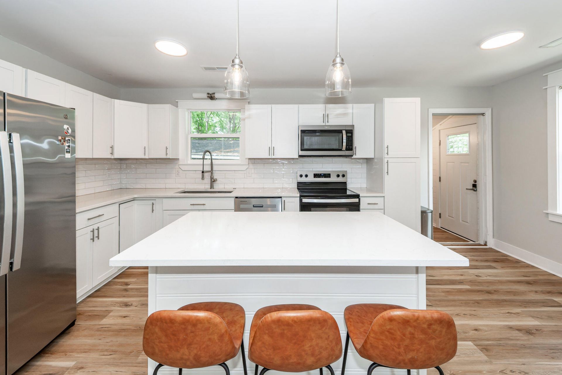 8 Teaneck Road Photo 12