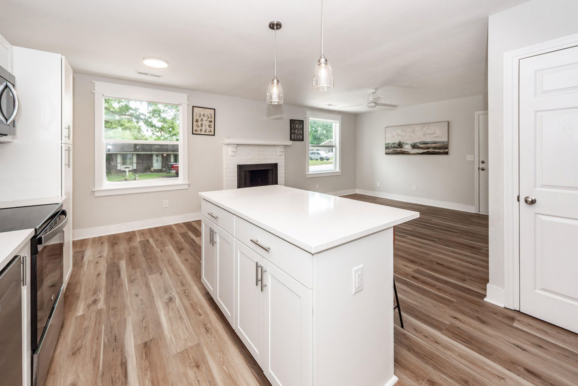 8 Teaneck Road Photo 14