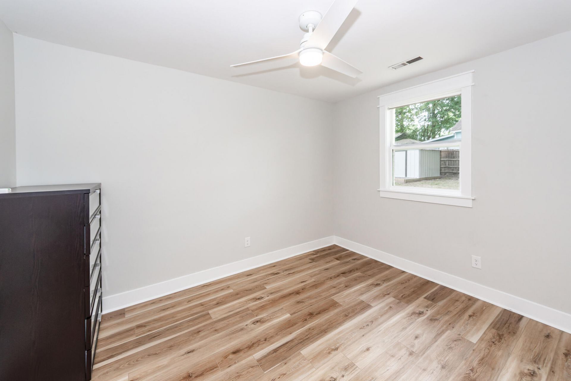 8 Teaneck Road Photo 21