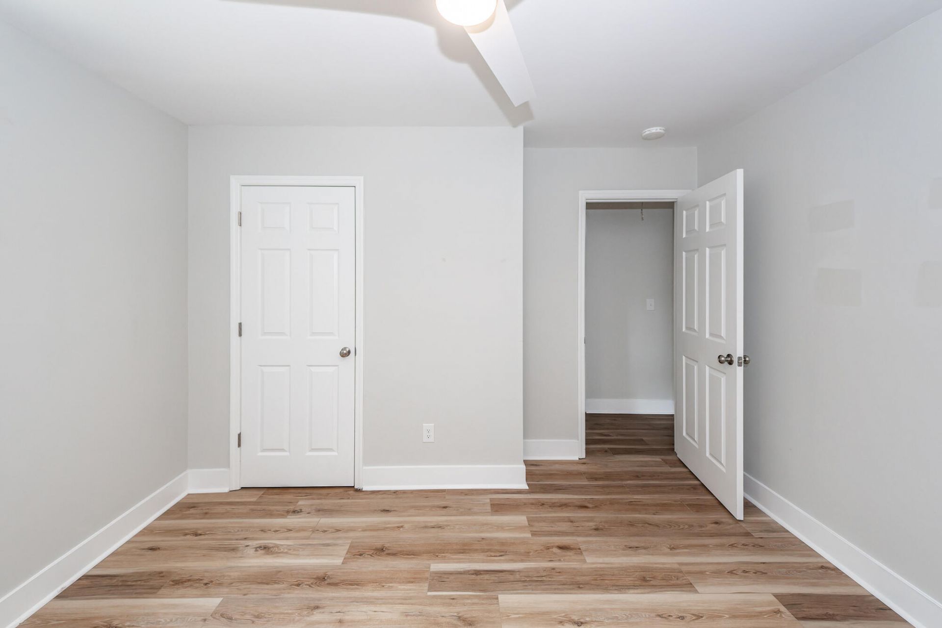 8 Teaneck Road Photo 22
