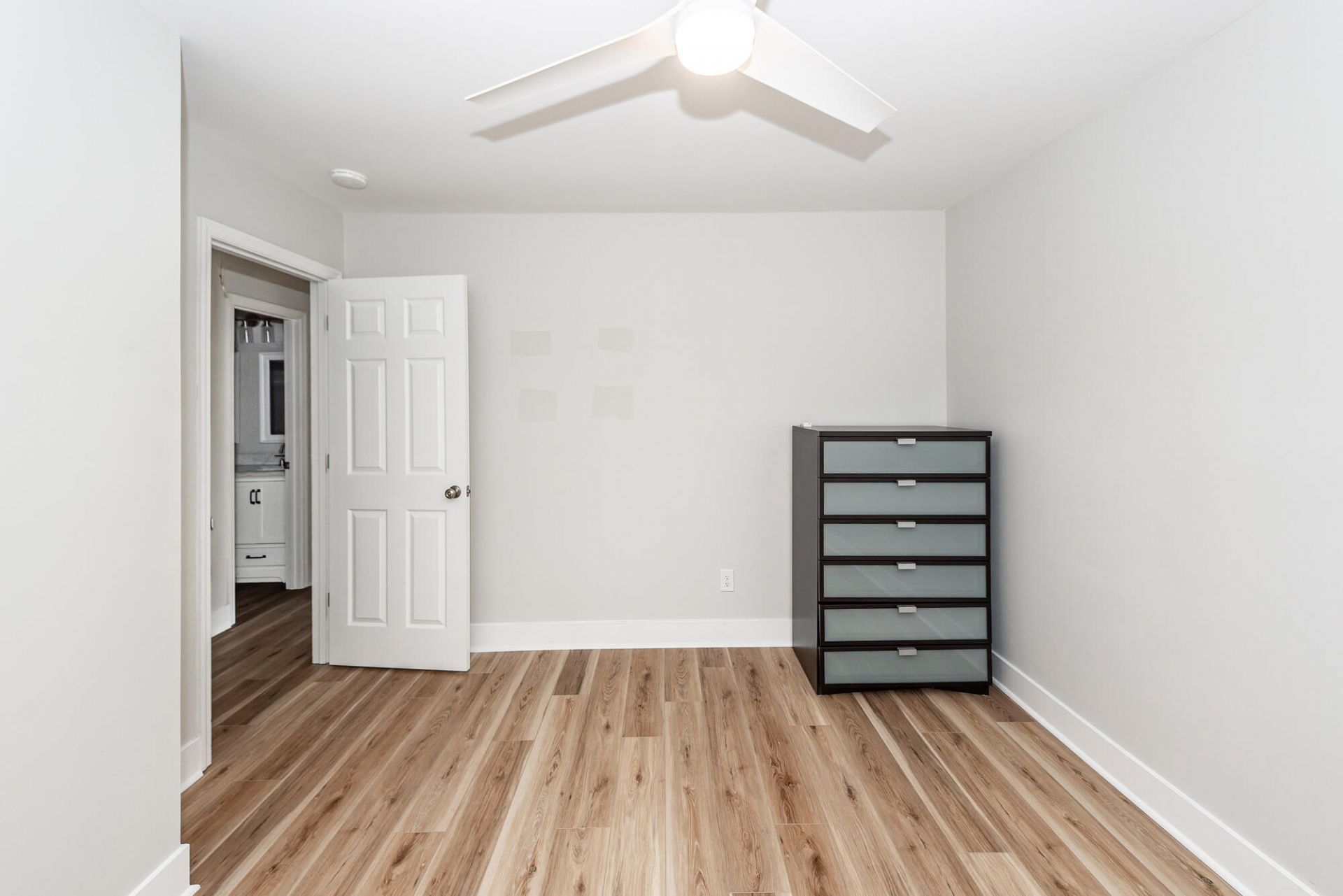 8 Teaneck Road Photo 23