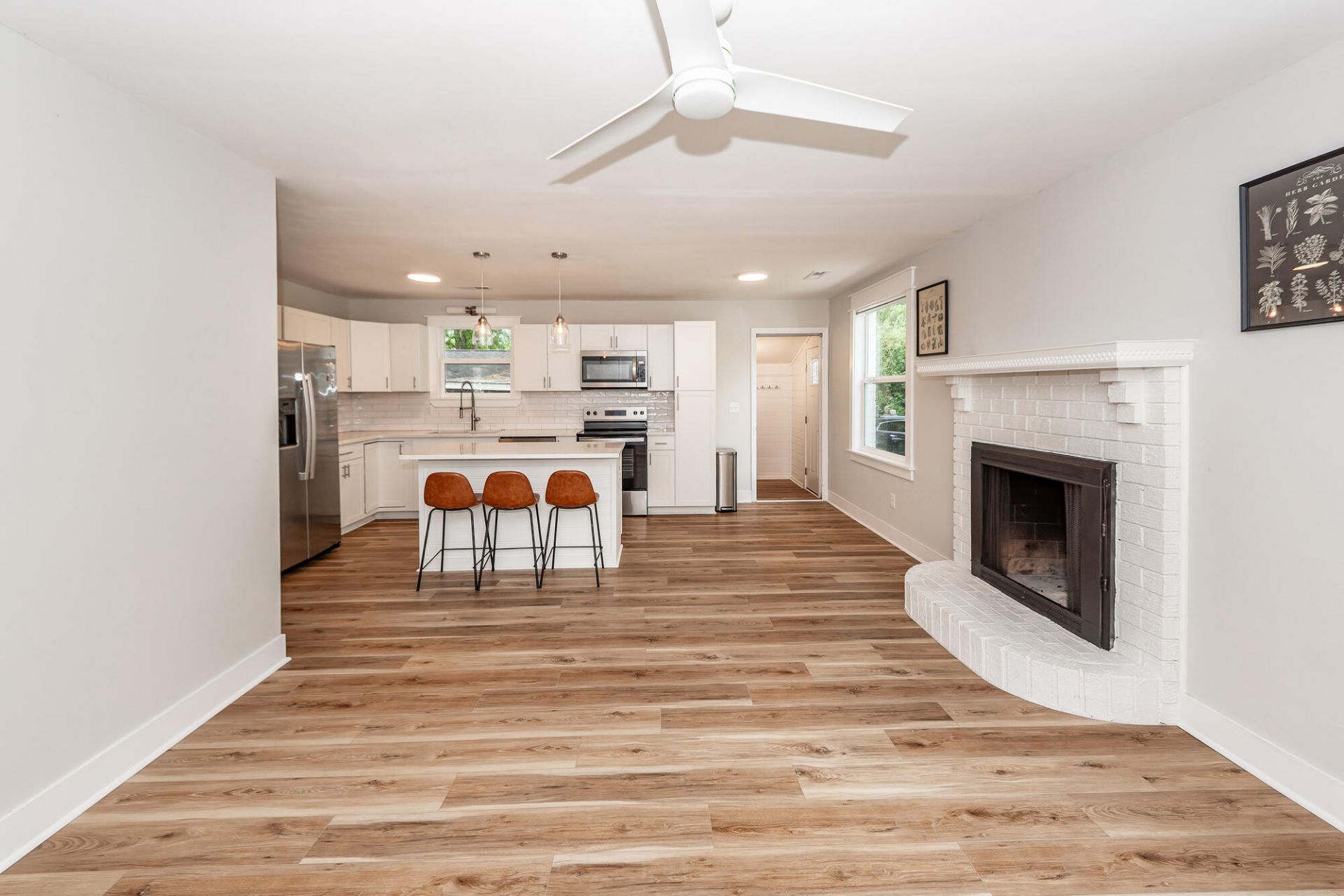 8 Teaneck Road Photo 6