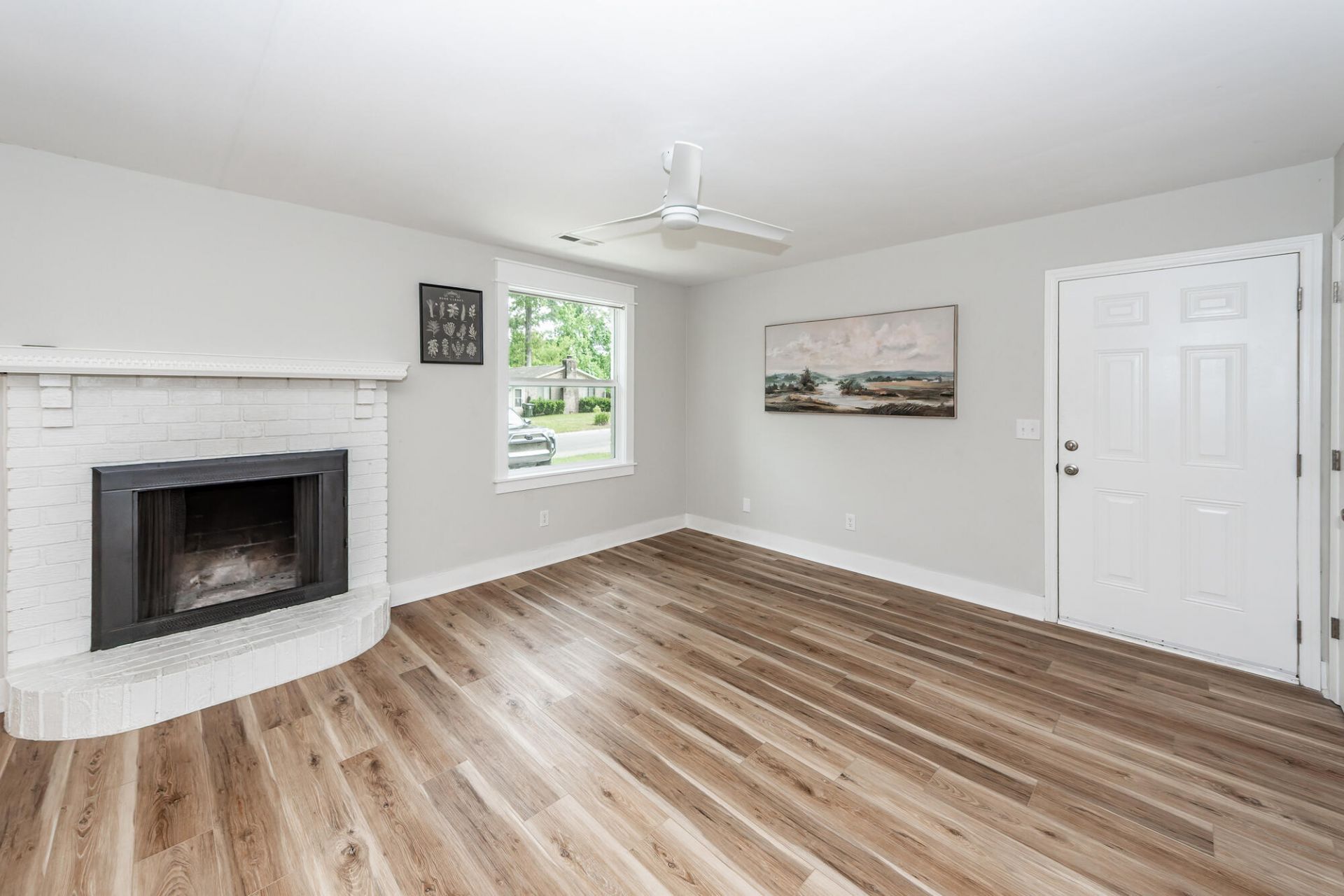 8 Teaneck Road Photo 7