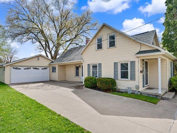201 SE 4th Street, Independence, IA 50644